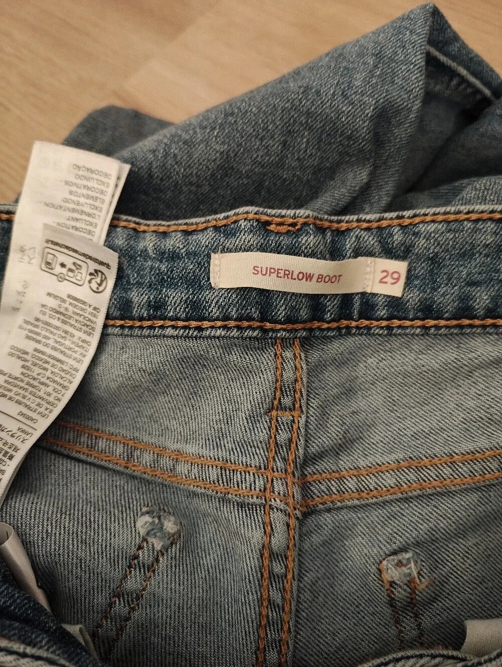 Levi’s Women’s Wide-Leg Jeans Blue Wash Size 29